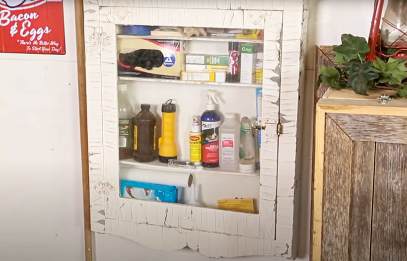 first aid cabinet for chickens